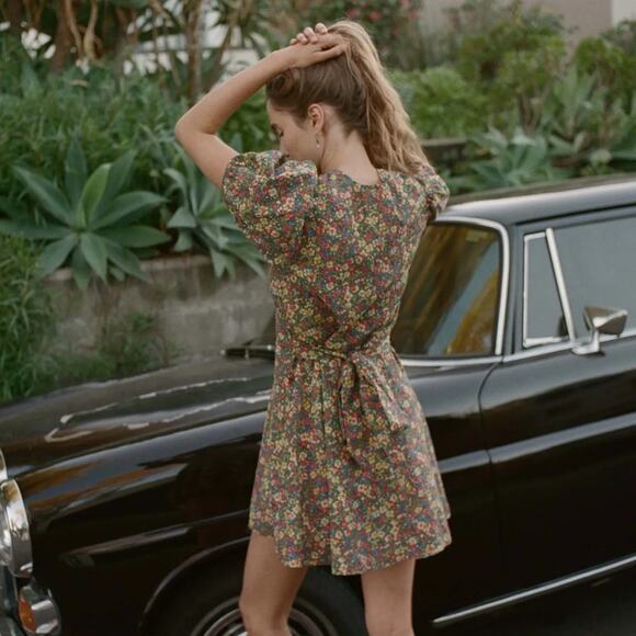 Doen Emilia Cotton V Neck Tie Short Puff Sleeve Mini Dress Green Valley Floral - Picture 7 of 16